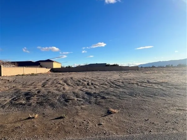 4601 Parkwood Dr, Pahrump, NV 89061
