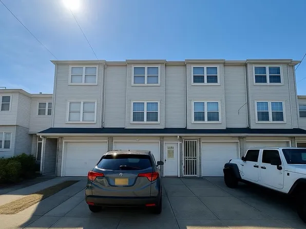 810 Bloomingdale Rd, Staten Island, NY 10309