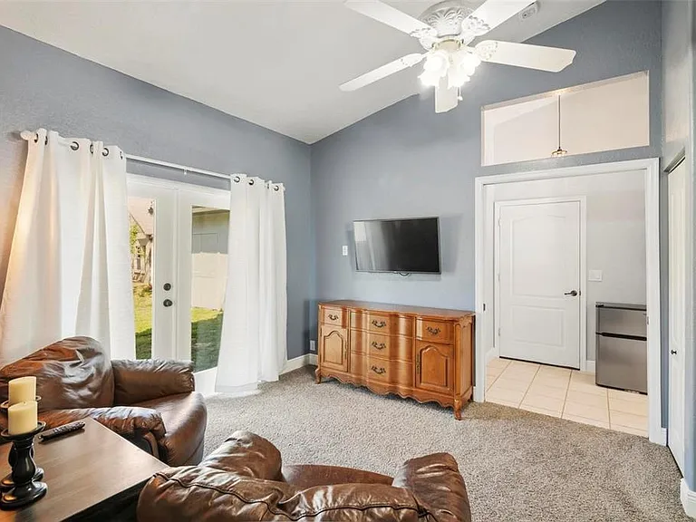 6110 9th Avenue Cir NE — Photo 1