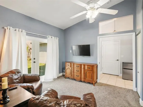 6110 9th Avenue Cir NE, Bradenton, FL 34212