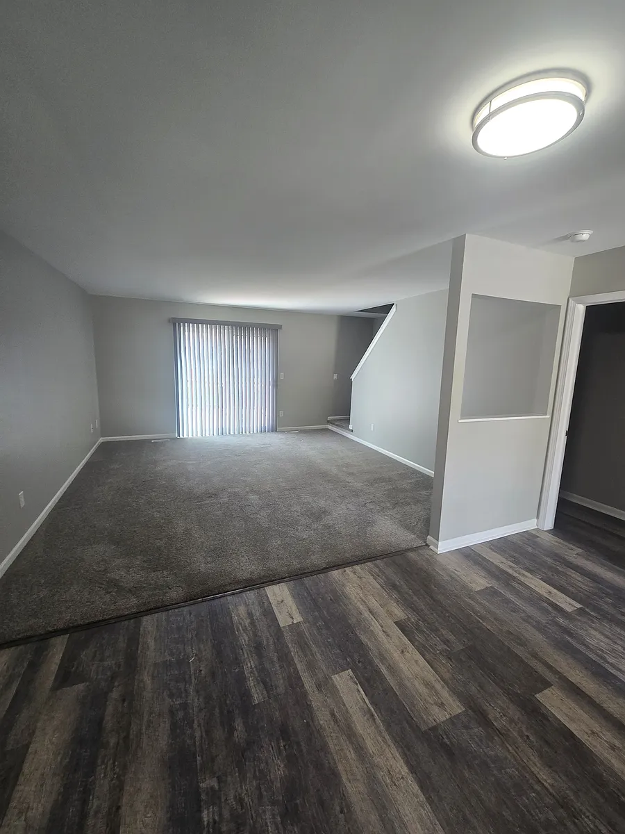 Building Photo - 25923 New Forest Ct
