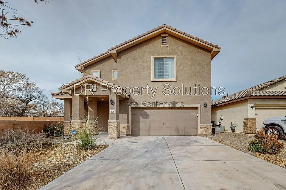 4 bed, 2.5 bath, 2153 sqft, $2,450 — Photo 2