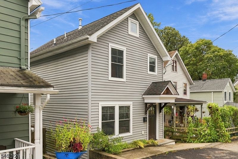 1st image of 14 Catherine Ln
