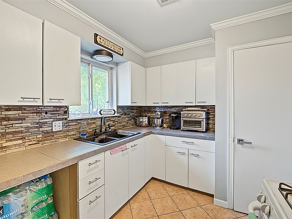 4th image of 11318 E 15th St