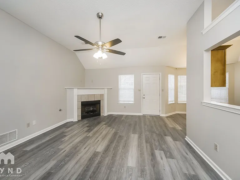 8418 Regal Bend Dr — Photo 3