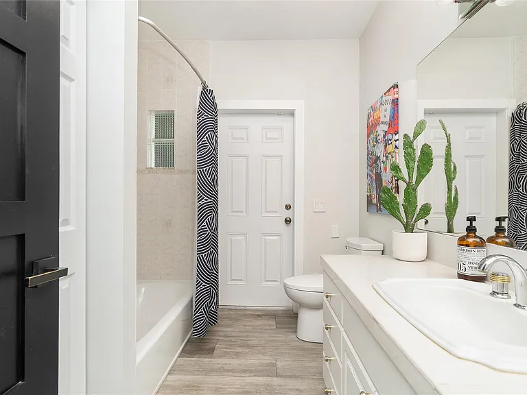 4903 NW 101st Ave — Photo 48