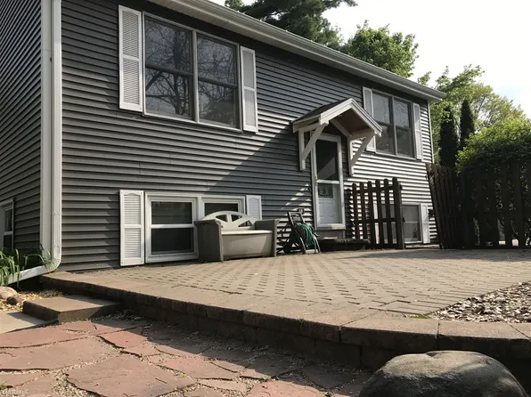 3816 Illinois St, Crystal Lake, IL 60014