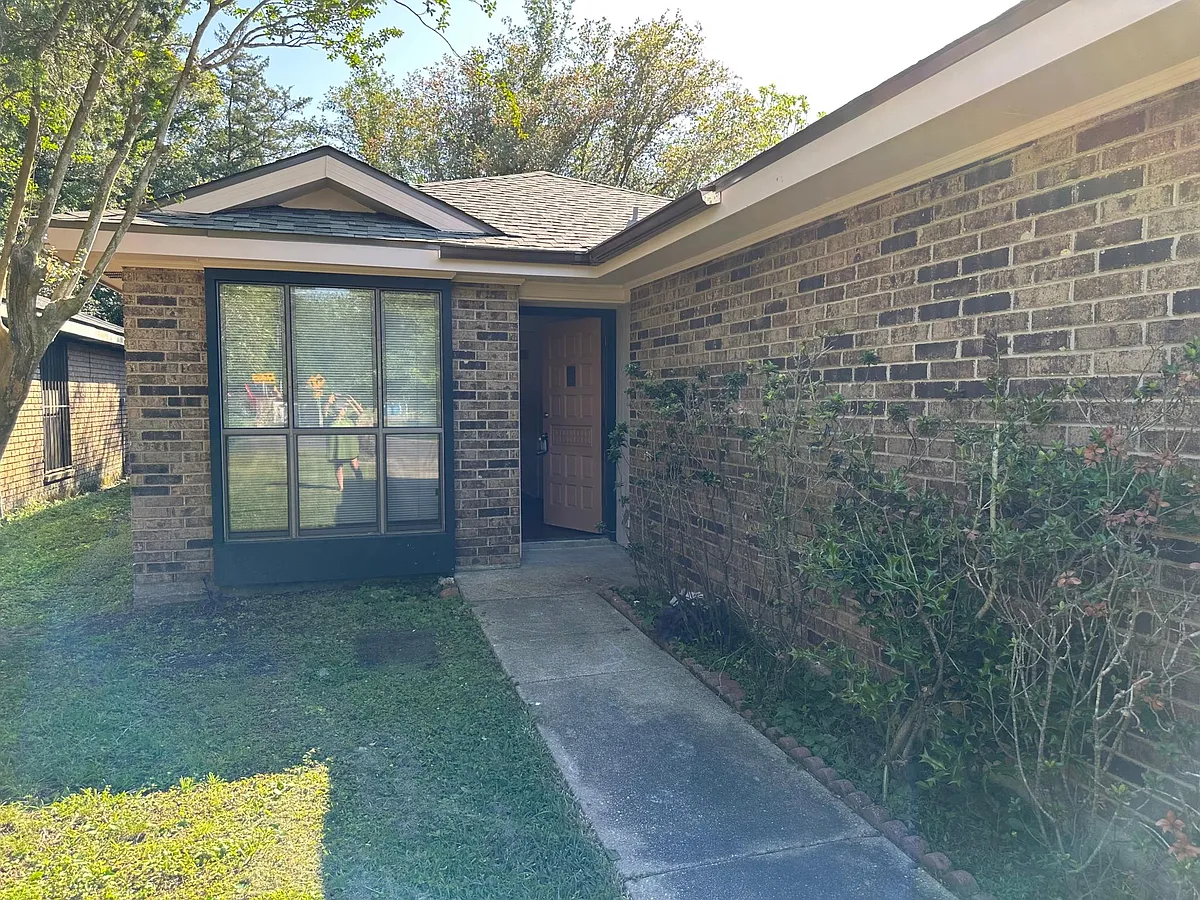 Building Photo - 103 Denier Dr