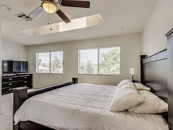 4th image of 401 Estella Ave