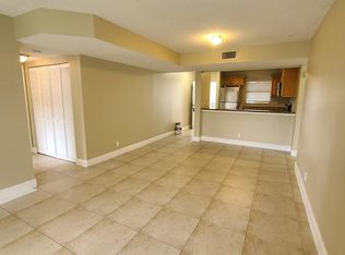 1560 Windorah Way APT F, West Palm Beach, FL 33411