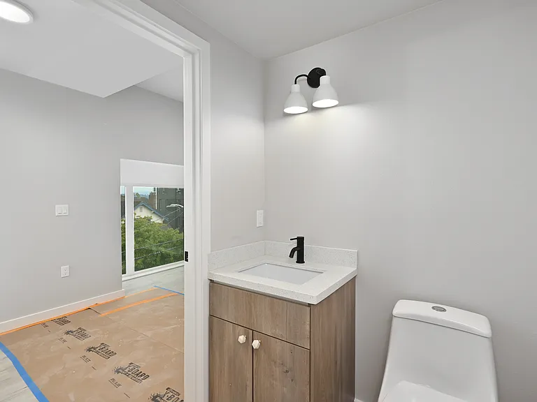 Clara Apartments — Photo 29