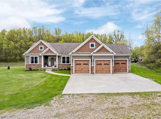4498 Bassett Rd, Atwater, OH 44201
