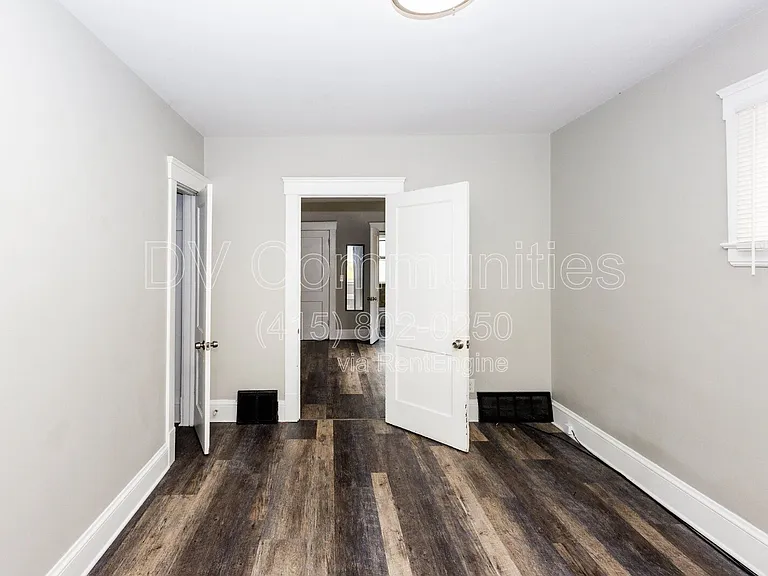 2081 Halstead Ave #UP — Photo 8
