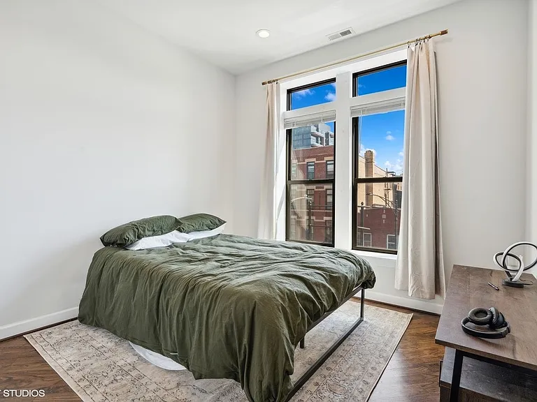 1156 W Grand Ave #301 — Photo 6