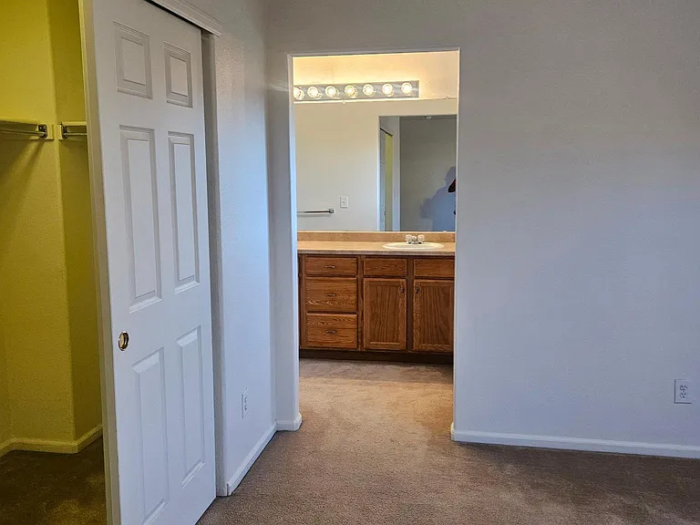 440 Andrew Dr — Photo 11
