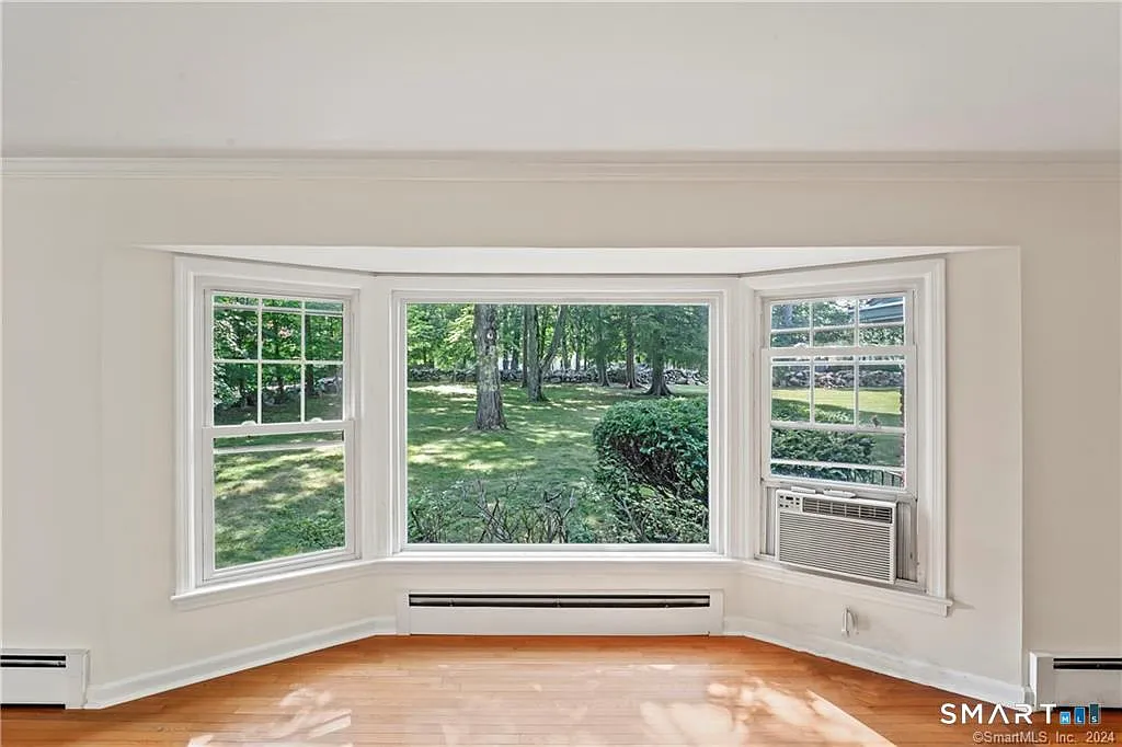 4 bed, 3.0 bath, 2774 sqft, $5,900 — Photo 3