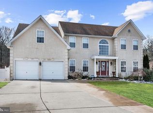 11 Cardinal Ln, Sicklerville, NJ 08081