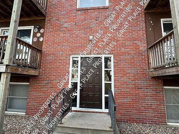 3rd image of 1833 Washington St APT 6