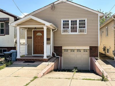 9 Suburbia Ct, Jersey City, NJ, 07305