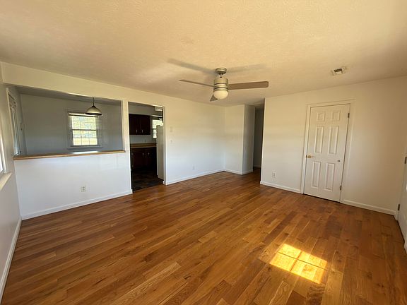 3rd image of 92 Mercer Dr
