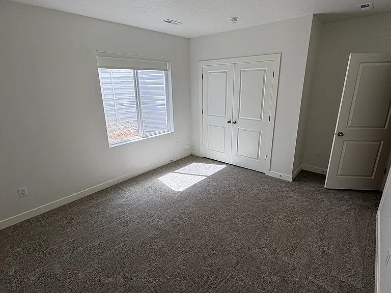 1606 W Canyon Rim Rd #B — Photo 10