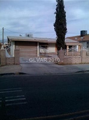 1st image of 2407 Cedar Ave