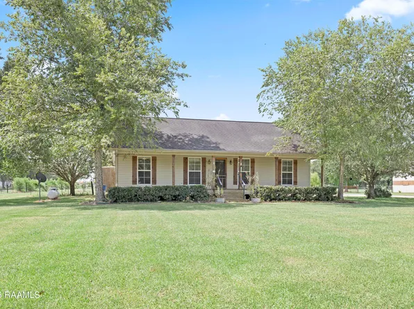 302 Superior Rd, Church Point, LA 70525