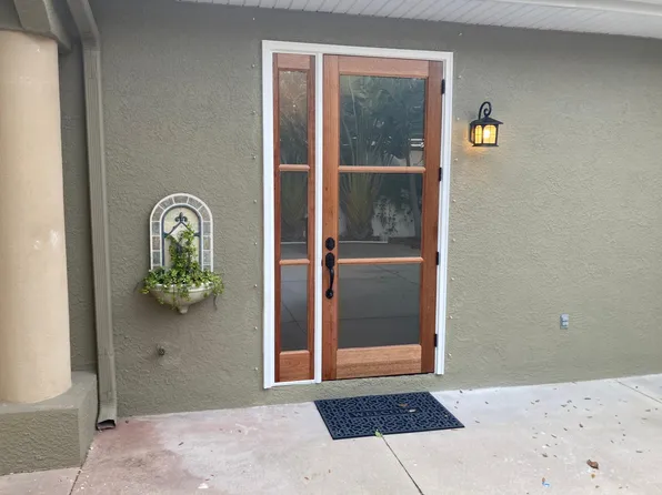 5285 Palm Isles Blvd, Sarasota, FL 34233