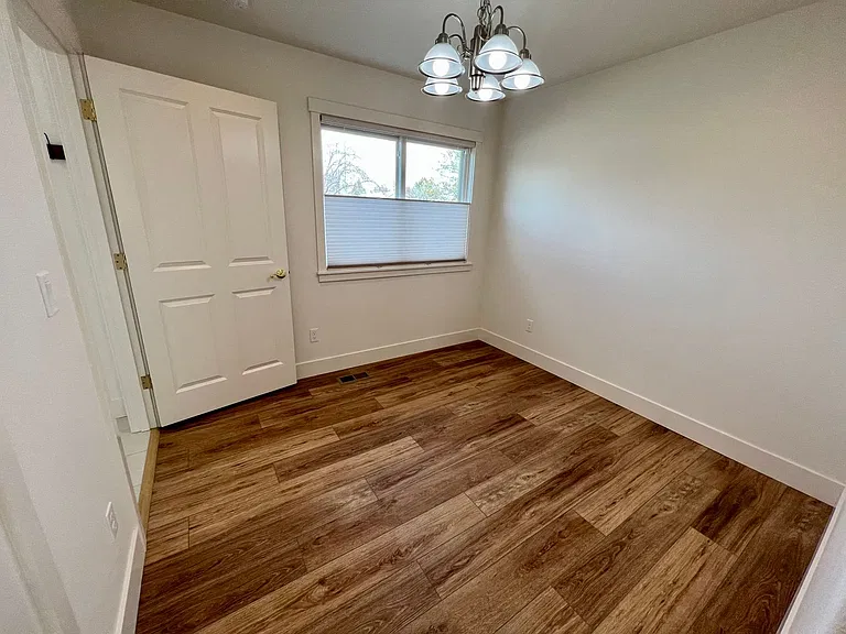 699 NW Florida Ave — Photo 7