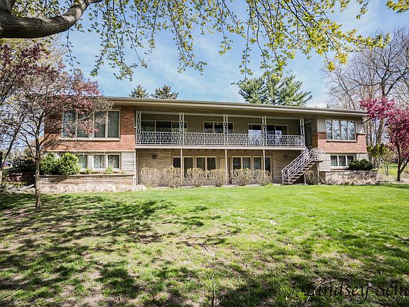 4th image of 2151 Blueberry Dr NW