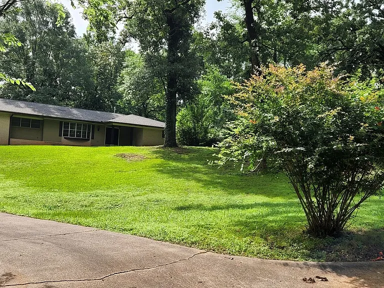 2601 Greenwood St — Photo 14