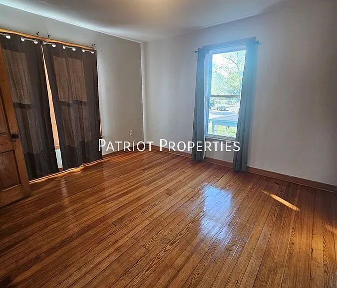 603 1/2 N Superior Ave — Photo 55