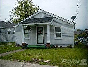 1st image of 213 E Oak St