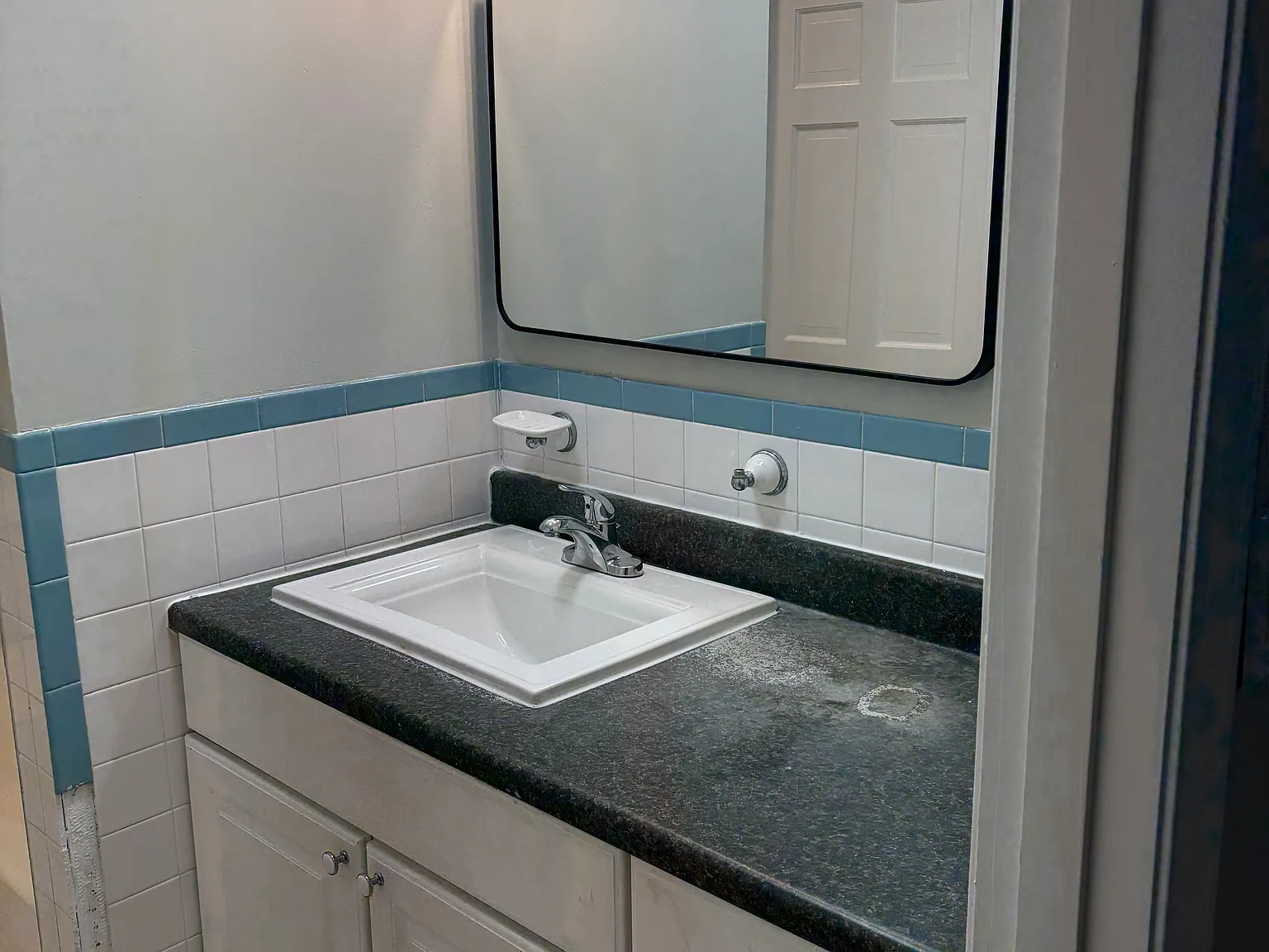 2 bed, 1.5 bath, 932 sqft, $2,500 — Photo 4