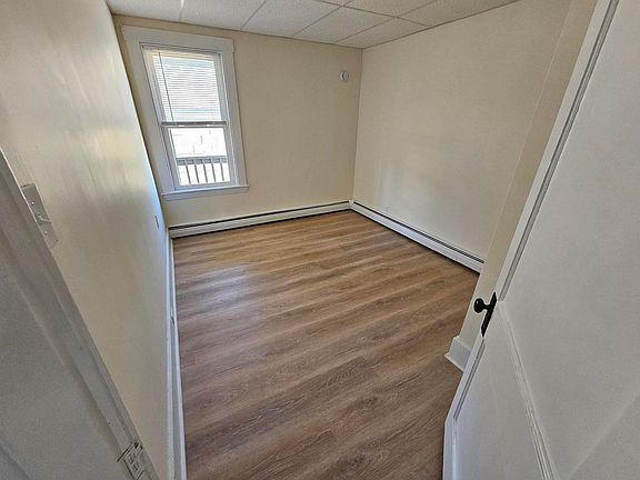 4th image of 80 Essex Ave #6