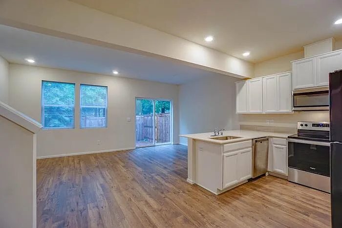 5824 NE 80th Ct — Photo 13