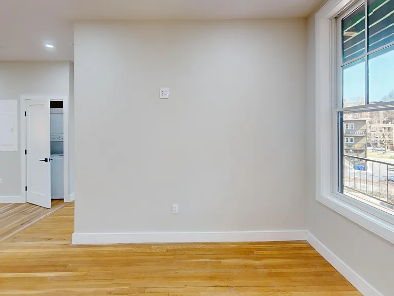 145 Sutherland Rd #3 — Photo 16