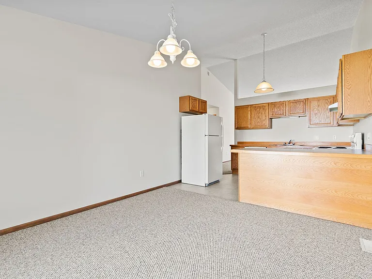 Woodland Creek Townhomes - Saginaw, MI — Photo 4
