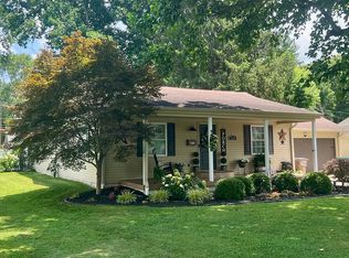 3325 Sycamore Dr, Columbus, IN 47203