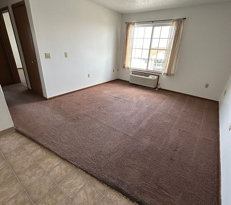 1st image of 208 Glenda Dr #220-7