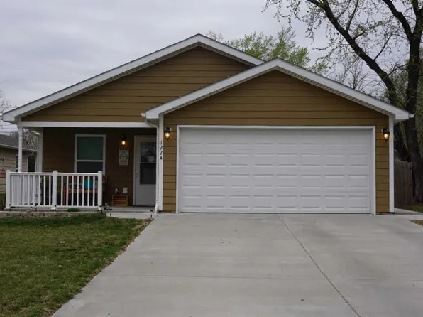 1224 N Eisenhower Dr, Junction City, KS 66441