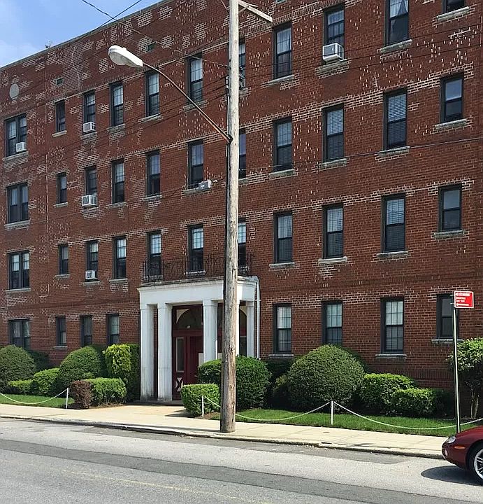1st image of 21946 93rd Ave