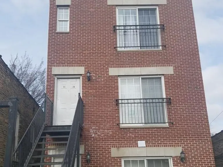 3542 W Cermak Rd #1 — Photo 1