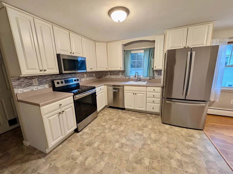 518 Central St #1