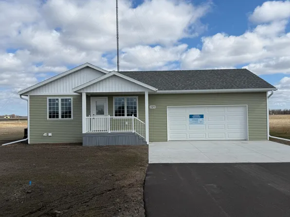 209 Lindbergh Dr NE, Red Lake Falls, MN 56750