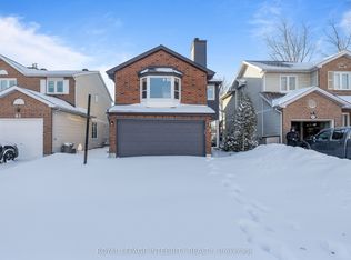 83 Saddle Cres, Ottawa, ON K1G 5L3