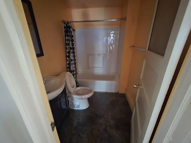 10808 St Clair Ave, Cleveland, OH 44108 — Photo 16