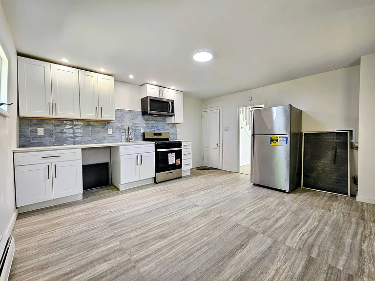 12 Franklin St — Photo 12