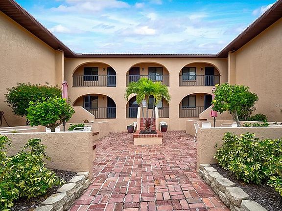 3rd image of 1775 Gulf Blvd Unit 205