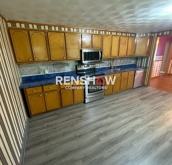 30 Trader Ln — Photo 2